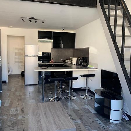 Appartement Tout Confort En Mezzanine A 20Mn A Pied Du Centre-Ville Avec Tv Et Wifi 라로셸 외부 사진
